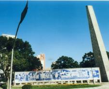Poty Lazzarotto - Monumento do 1º Centenário do Paraná