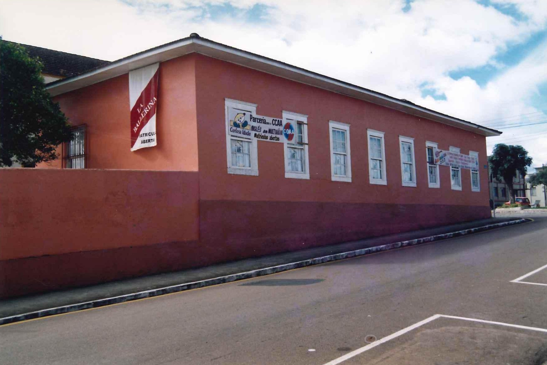 78-II Casa Situada à Praça Getúlio Vargas, 6 - Castro