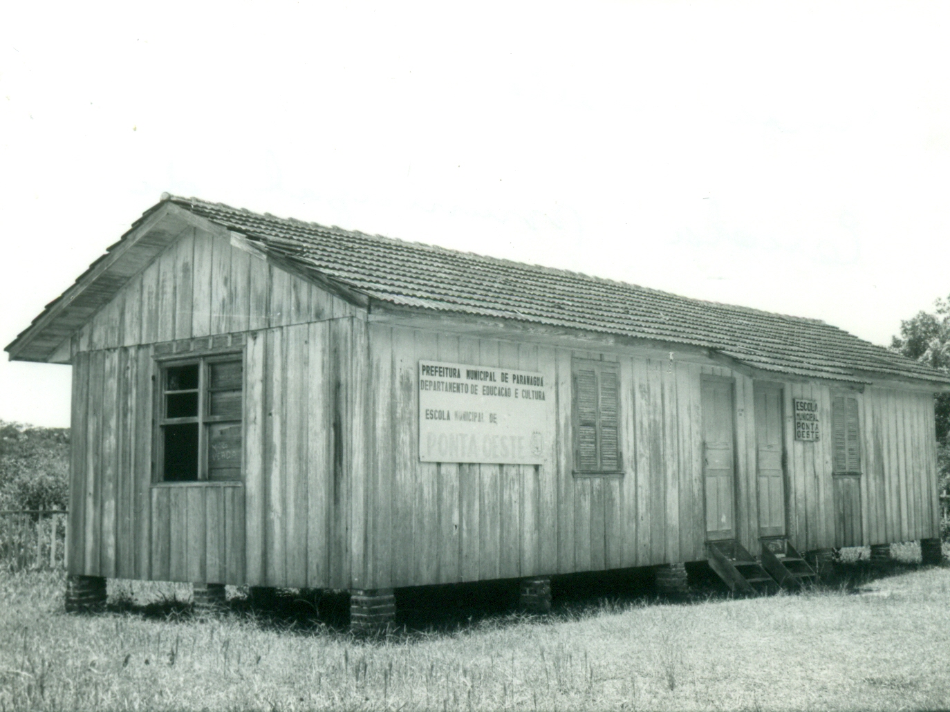 1ª Sede da Escola da Escola Municipal da Prefeitura de Paranaguá, Ponta Oeste - Ilha do Mel (1980)