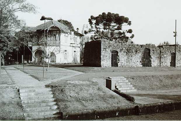 02-I Praça Dr. João Cândido - Curitiba