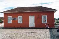 78-II Casa Situada à Praça Getúlio Vargas, 6 - Castro