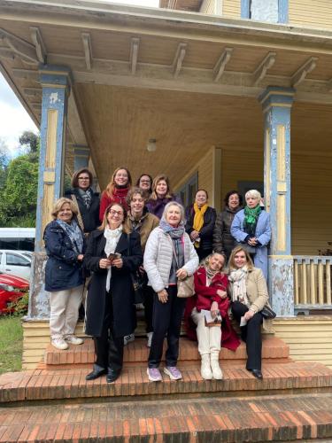 Fotografia com a equipe de História e a Visitante