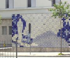 Painel em azulejos - Arthur Nisio - Maternidade Nossa Senhora de Fátima - Curitiba