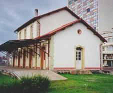 Estações de passageiros da Estrada de Ferro de Ponta Grossa