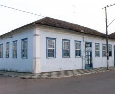 Casa azul de esquina