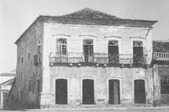 Casa sita à Praça Monsenhor Celso, 106 - Paranaguá