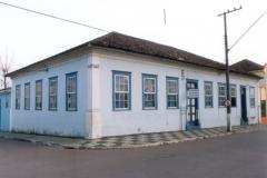 Casa azul de esquina