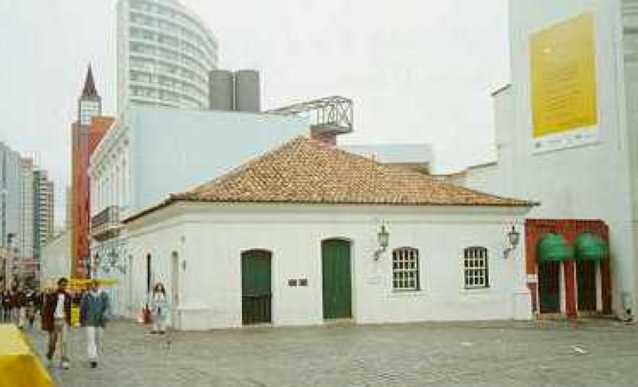 Imóvel situado no Largo Coronel Enéias, 30 - Curitiba