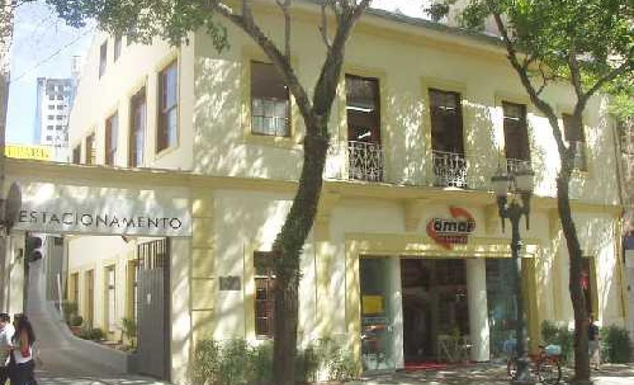Casa sita à Rua Comendador Araújo, 268 (antiga sede da Universidade Federal do Paraná) - Curitiba