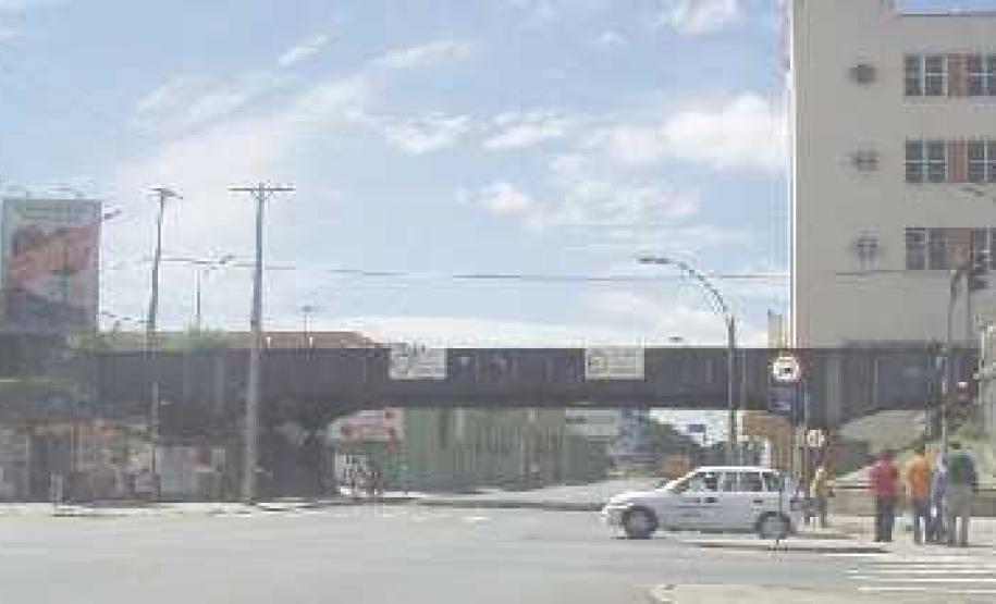 Viaduto João Negrão sobre a rua de mesmo nome - Curitiba