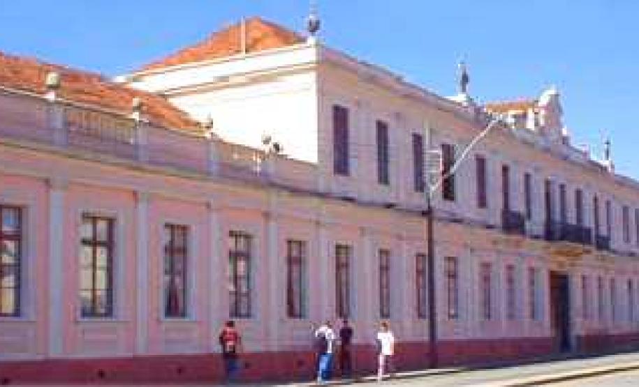 Edifício do Ministério Público, subsede da Avenida Marechal Floriano - Curitiba