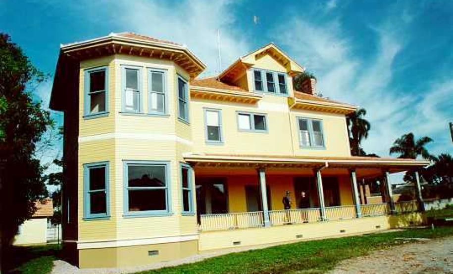 Residência e Bosque na Avenida Batel - Casa Gomm - Curitiba