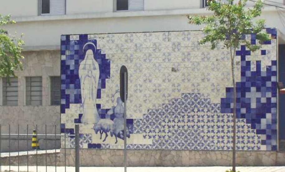 Painel em azulejos - Arthur Nisio - Maternidade Nossa Senhora de Fátima - Curitiba