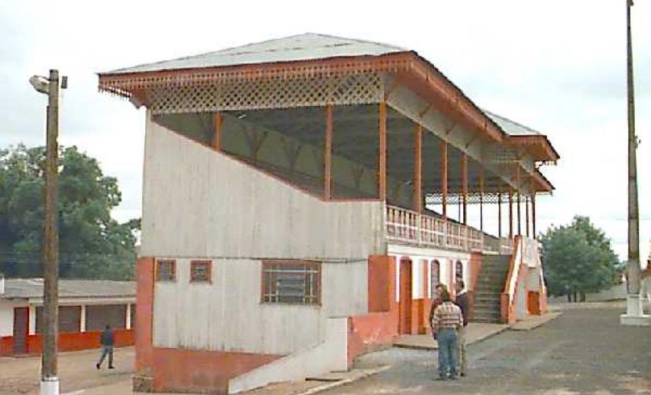 Arquibancada de madeira do Ypiranga Football Club - Palmeira