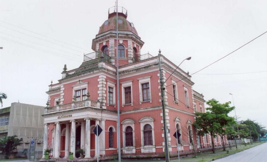 Antiga Alfândega de Paranaguá