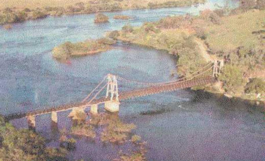 Ponte Pênsil Alves Lima em Ribeirão Claro