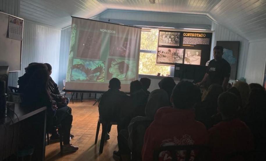 Visita mediada na Casa Gomm/ EspeleoArte - junho/2023