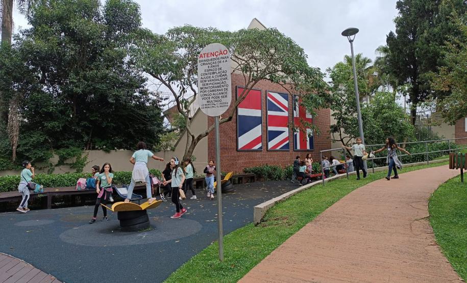 Alunos no Parque Gomm.