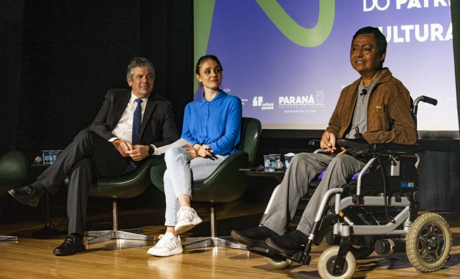 Imagem de mesa redonda no 1º Seminário Paranaense do Patrimônio Cultural.