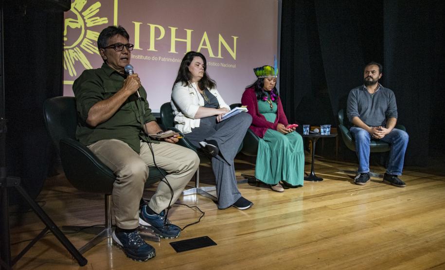 Mesa redonda no 1º Seminário Paranaense do Patrimônio Cultural.