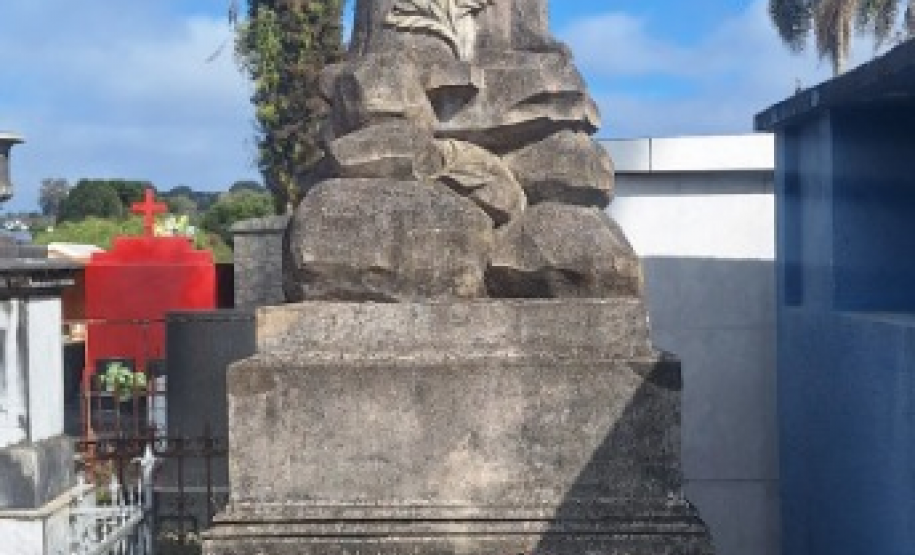 O Caminho da Cantaria nos Campos Gerais; Pesquisa de Marcela Bettega