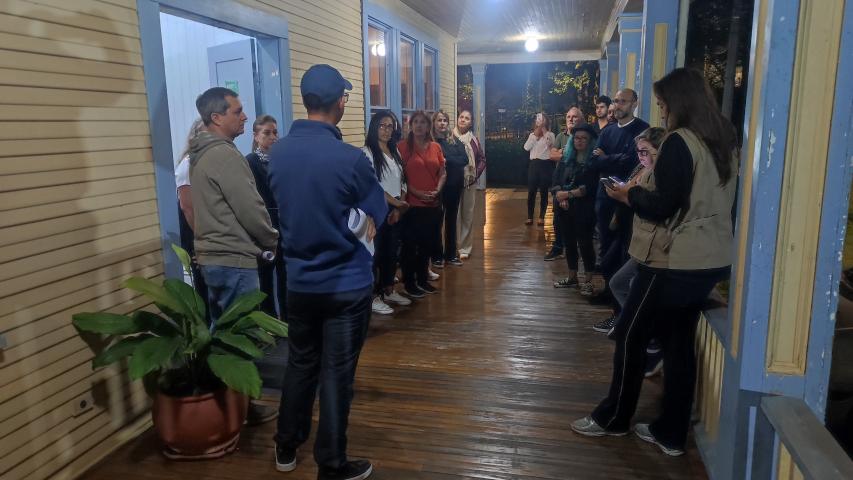Colégio Júlia Wanderley de Curitiba Turma Turismo Visita casa Gomm 2025